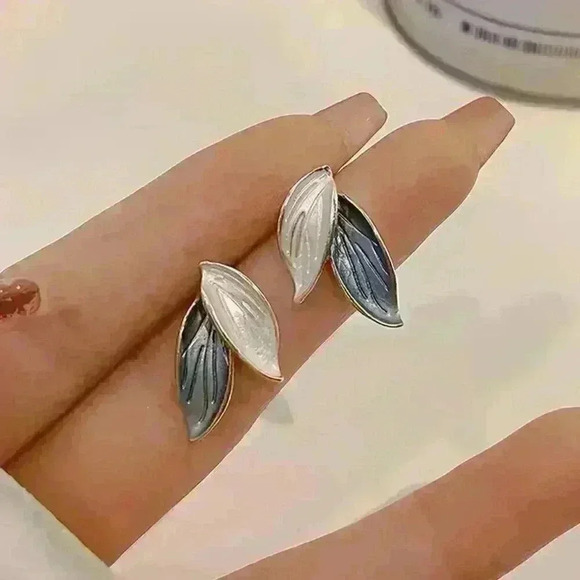 Tree Leaf Stud Earrings - Picture 1 of 4